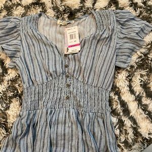 NWT Blue Striped Top Flexible Price!